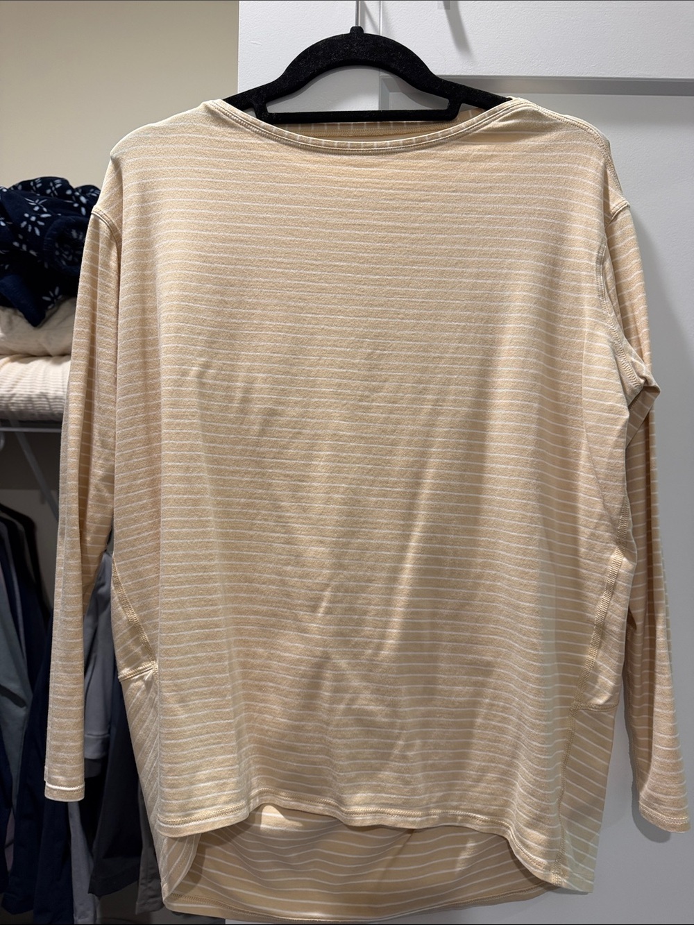 lululemon athletica yellow and white Striped Long-Sleeve size 6